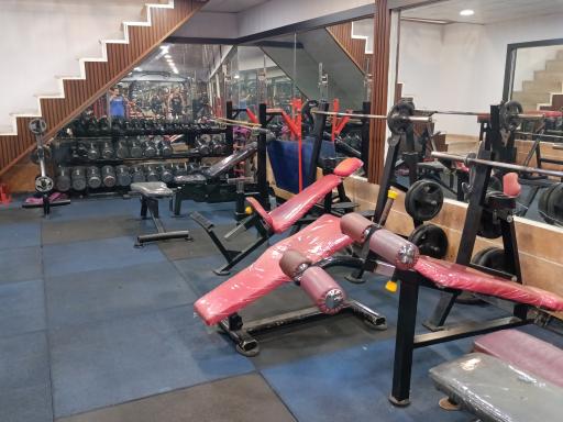 عکس باشگاه پرورش اندام تک تن