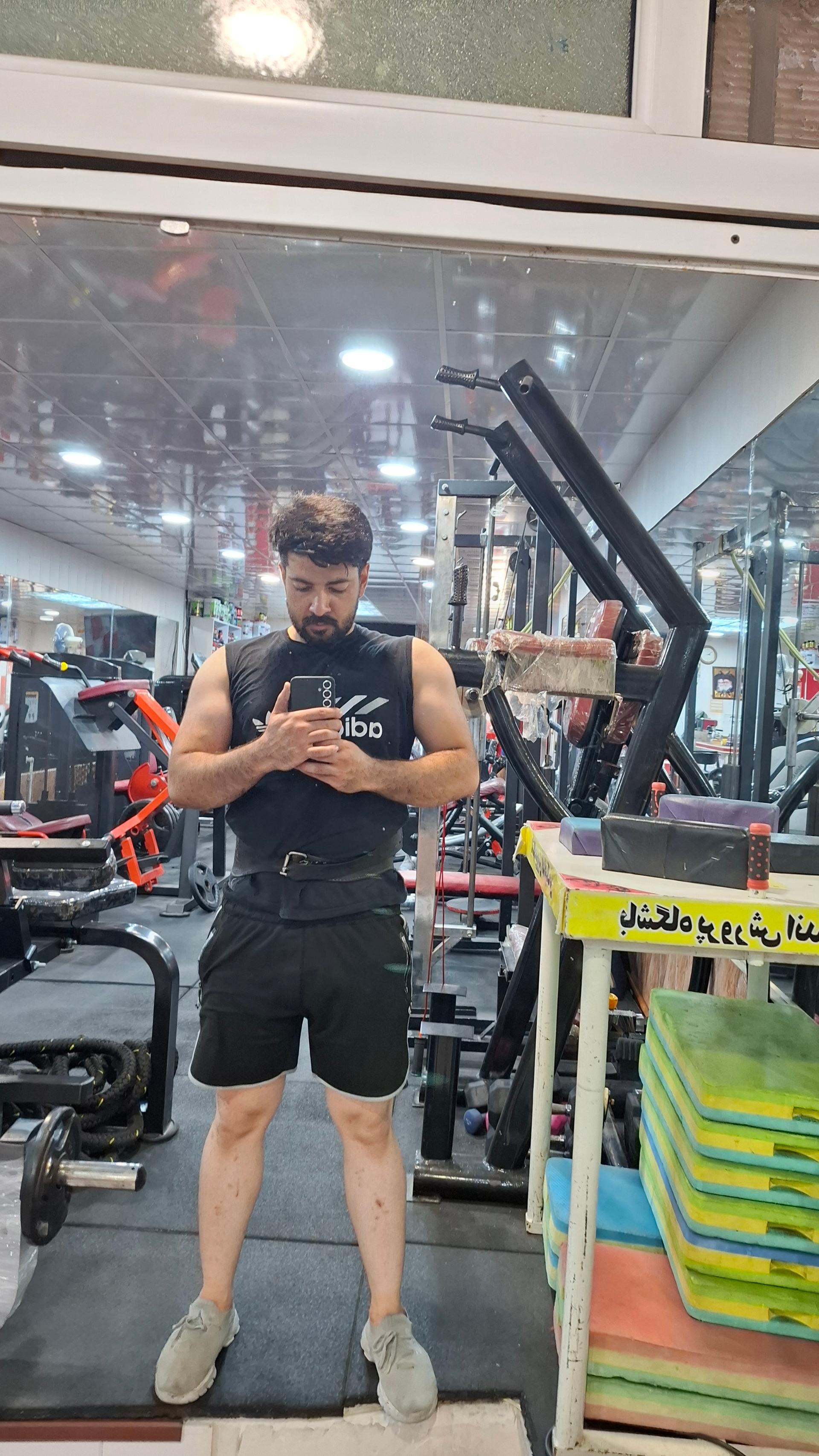 عکس باشگاه پرورش اندام تک تن