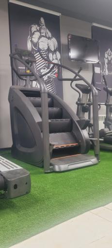 عکس باشگاه بدنسازی گلچین