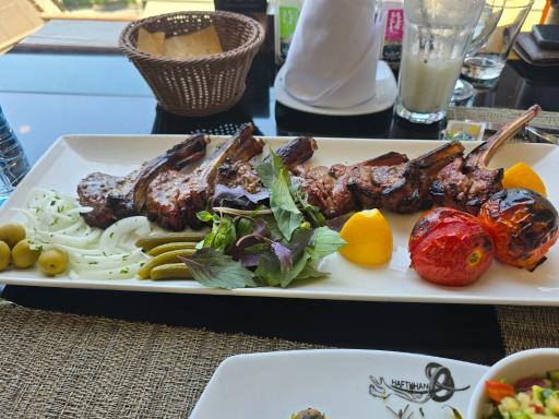 رستوران هفت خوان