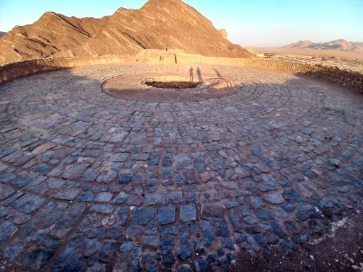 عکس دخمه باستانی چم تفت