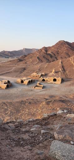 عکس دخمه باستانی چم تفت