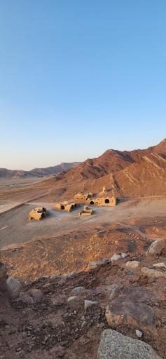 عکس دخمه باستانی چم تفت