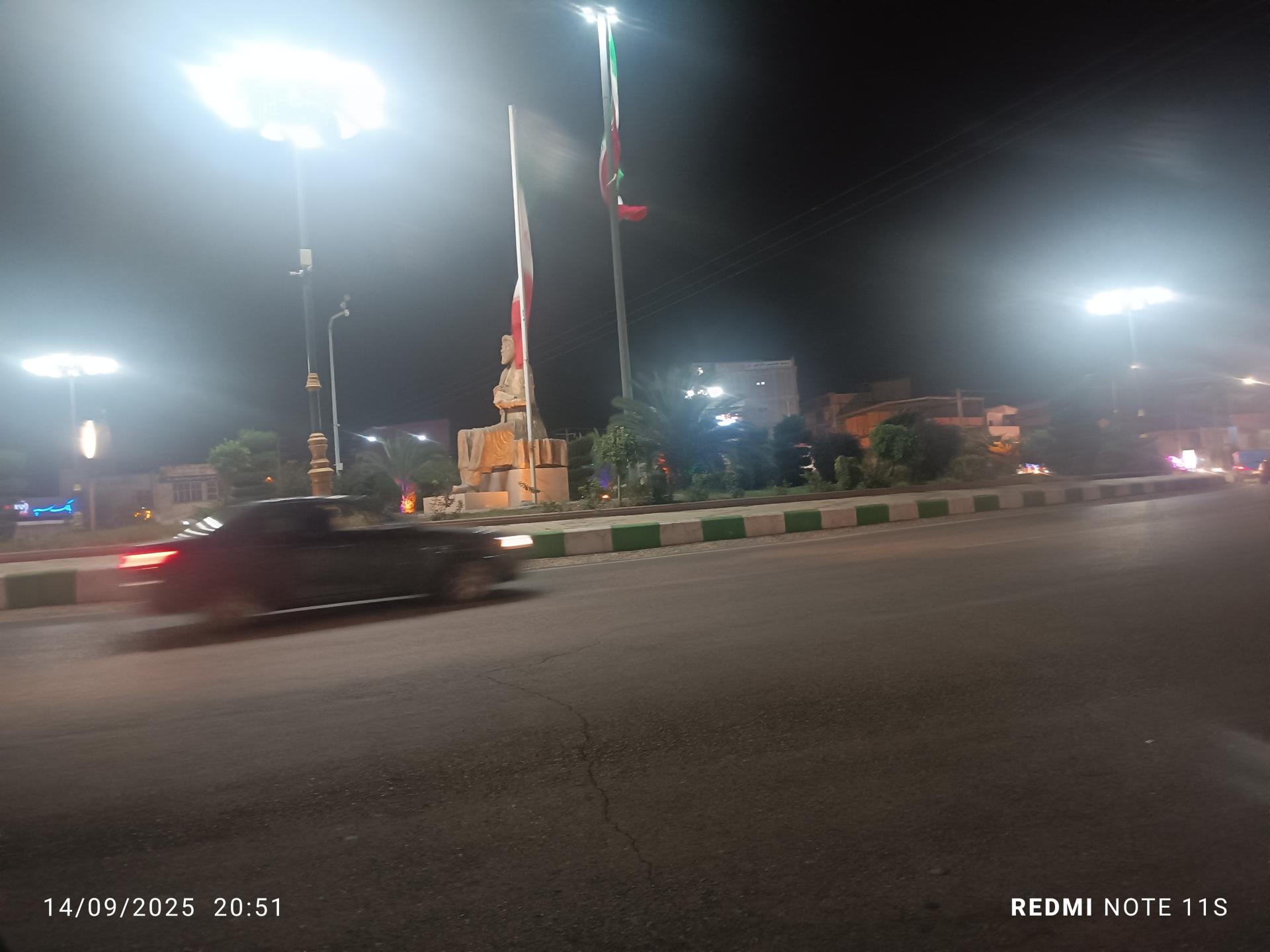 عکس میدان حکیم میرفندرسکی