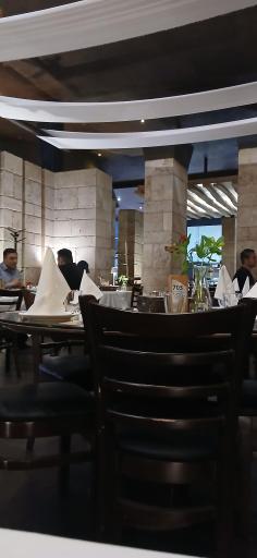 عکس رستوران هفت خوان