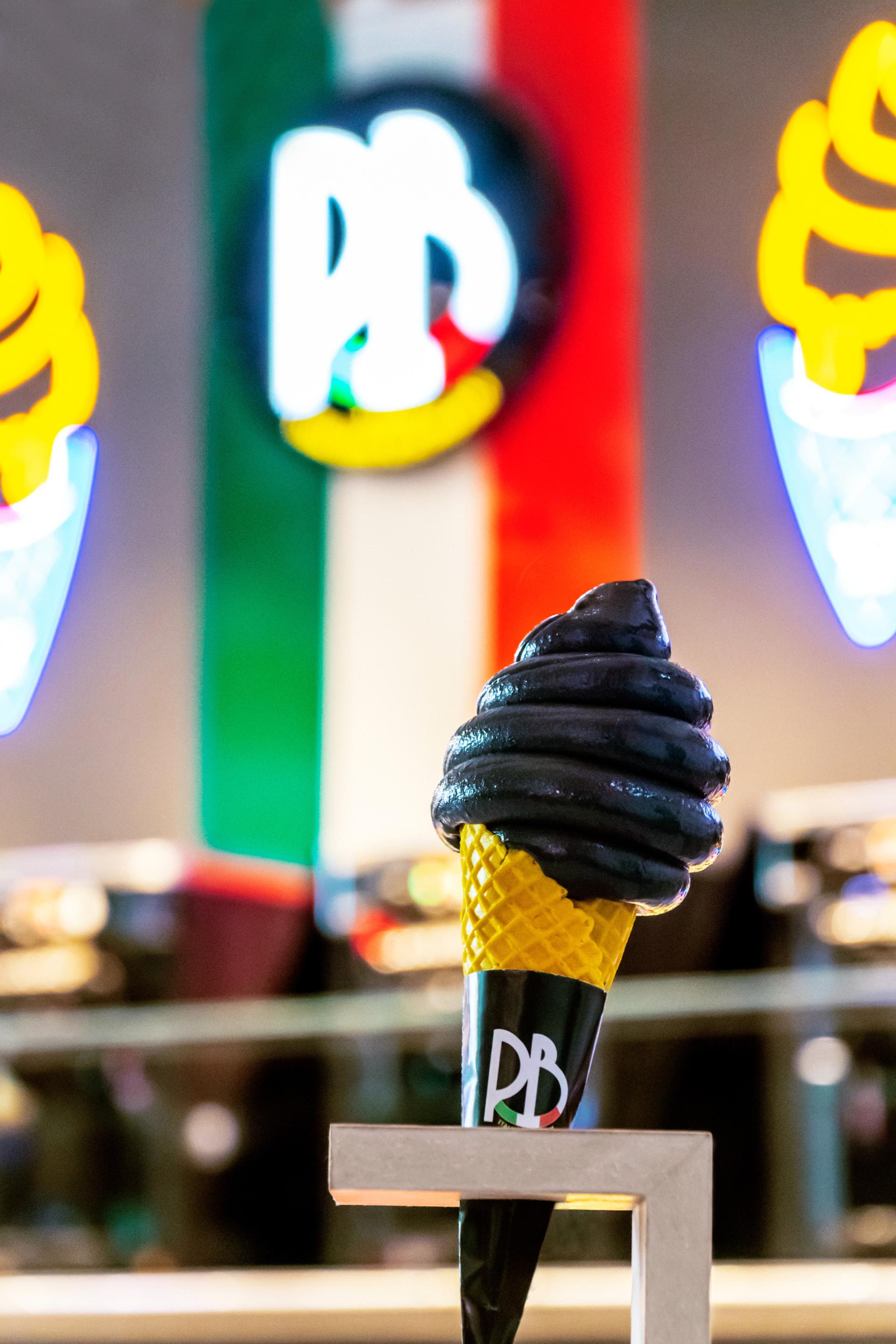 عکس بستنی آر اند بی هدیش شعبه هروی - حسین آباد