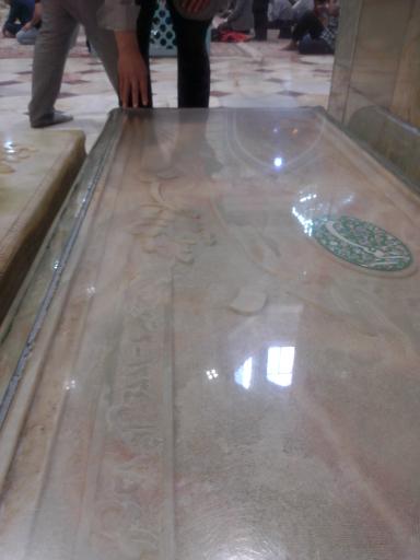 عکس مزار آیت الله محمد تقی بهجت