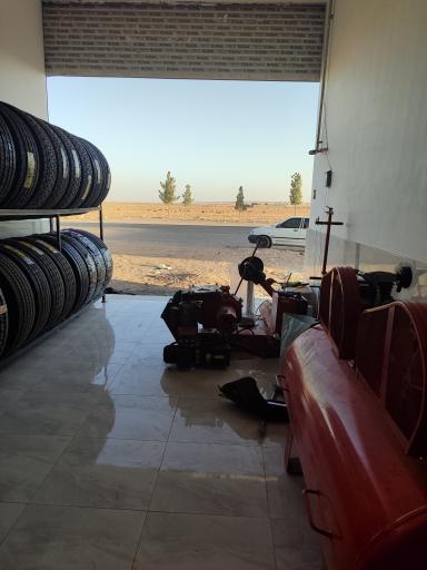 عکس فروشگاه لاستیک غلامی