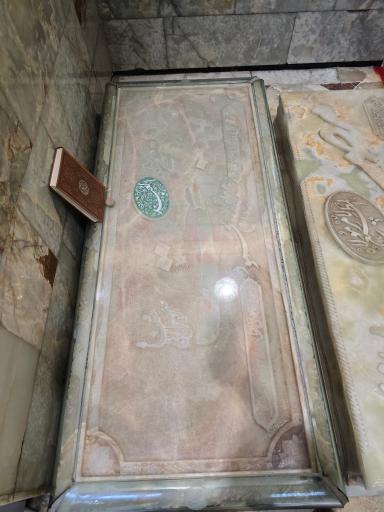 عکس مزار آیت الله محمد تقی بهجت