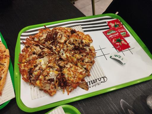 عکس فست فود چیکن فامیلی (شعبه پیروزی)