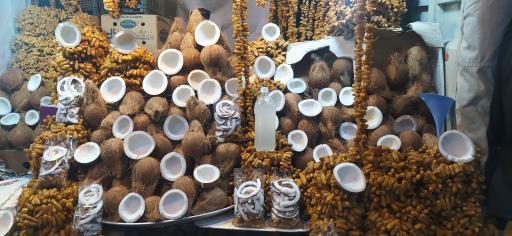 عکس نارگیل و خرماخرک فروشی داش غلام