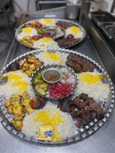 عکس باغ رستوران وتالار هگمتانه
