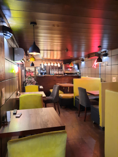 عکس کافه رستوران دکتر فود