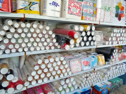 عکس پخش ظروف یکبار مصرف گل پلاستیک