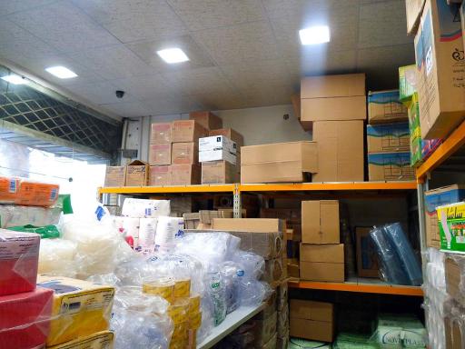 عکس پخش ظروف یکبار مصرف گل پلاستیک