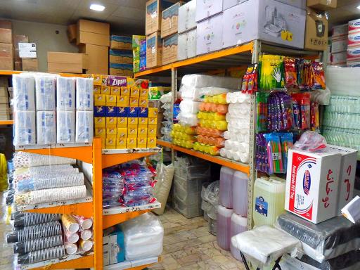 عکس پخش ظروف یکبار مصرف گل پلاستیک