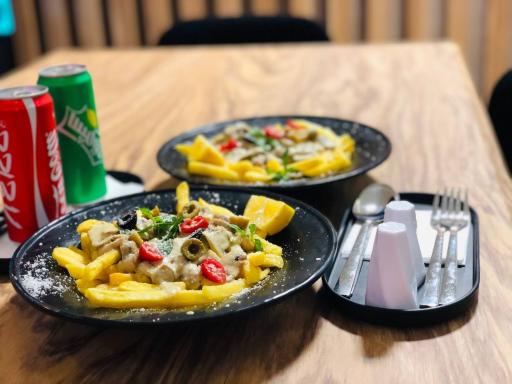 عکس کافه لونا