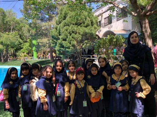 عکس کودکستان و دبستان دوره اول و دوم دخترانه نواندیشان خلاق