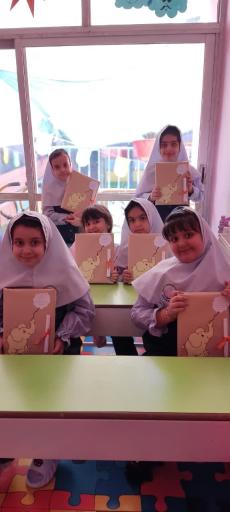 عکس کودکستان و دبستان دوره اول و دوم دخترانه نواندیشان خلاق