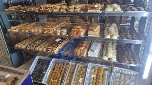 عکس قنادی پاپیون