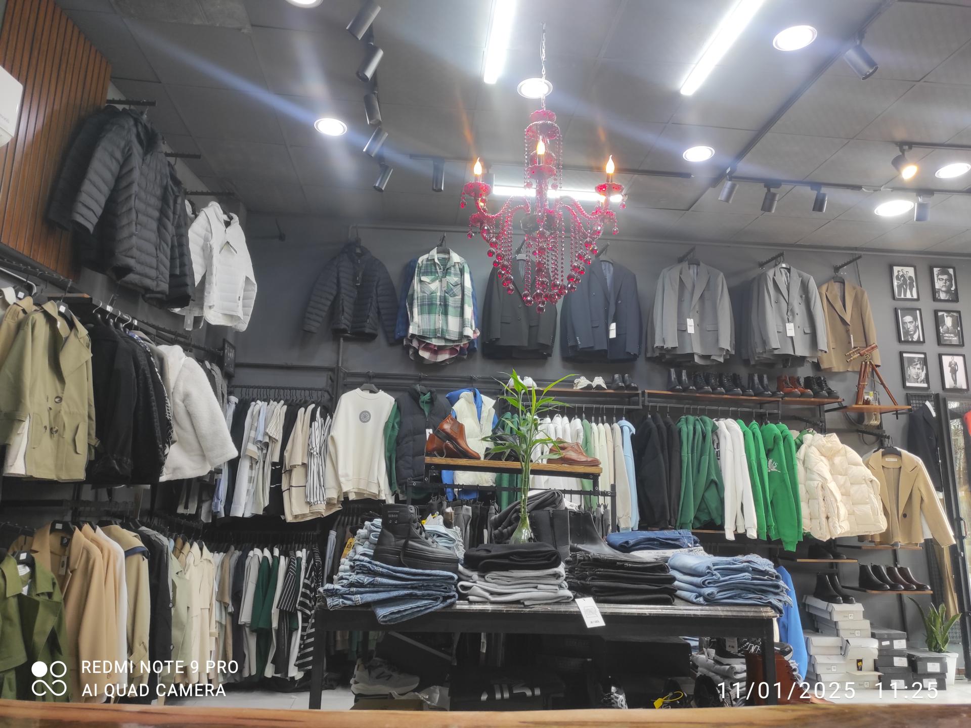 عکس فروشگاه لباس رگال