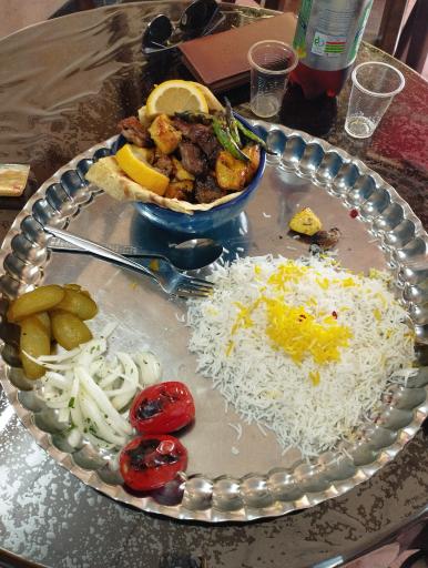 عکس حلیم و کباب شاینا شاندیز