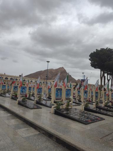 عکس گلزار شهدای شهرضا