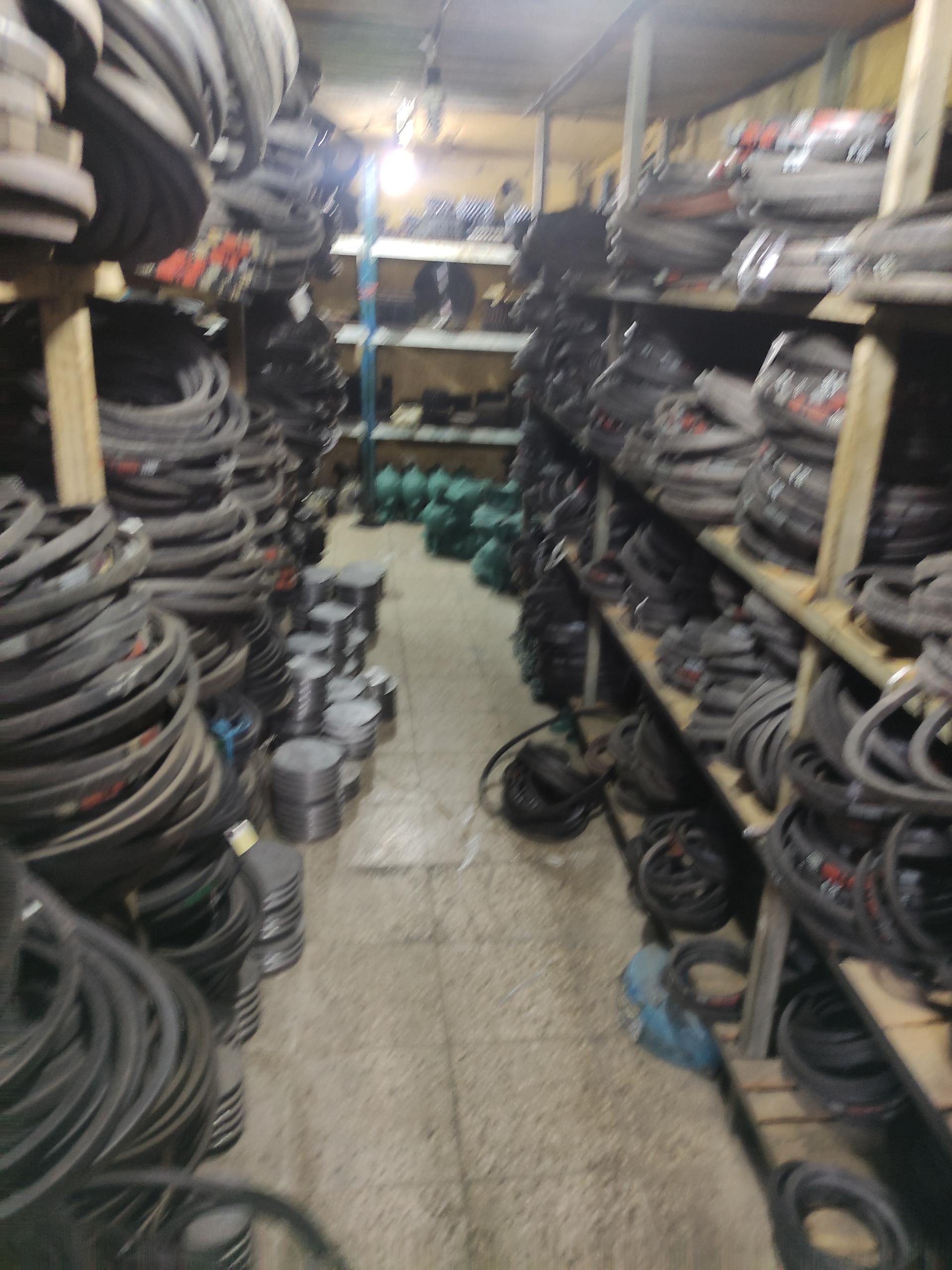 عکس فروشگاه لوازم صنعتی ناصر