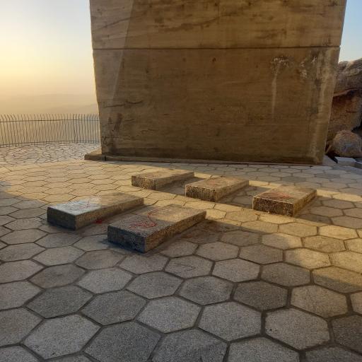 عکس یادمان شهدای گمنام دشت میشان