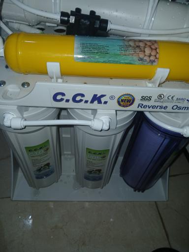 عکس تعمیرات دستگاه تصفیه آب خانگی مهرداد