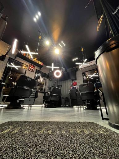 عکس آرایشگاه گلدن تاچ