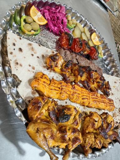 عکس باغ رستوران باغچه بهشت