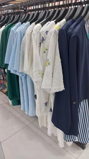 عکس پوشاک بارداری پا به ماه کلوزینگ