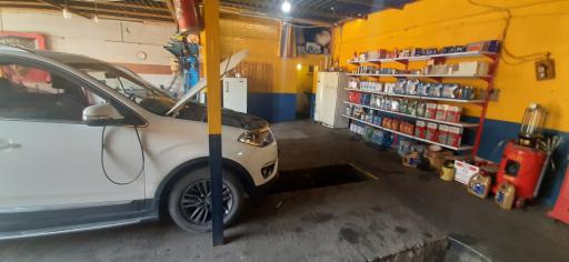 عکس تعمیرگاه و کلینیک تخصصی اژدم گاراژ