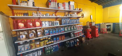 عکس تعمیرگاه و کلینیک تخصصی اژدم گاراژ