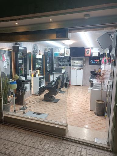 عکس آرایشگاه مردانه موچین کلاسیک 