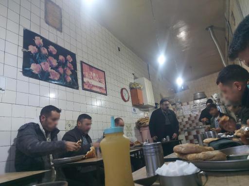 عکس چایخانه لاله به مدیریت نادر پیروزفر