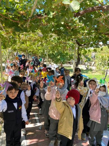 عکس مدرسه گلهای بهشت