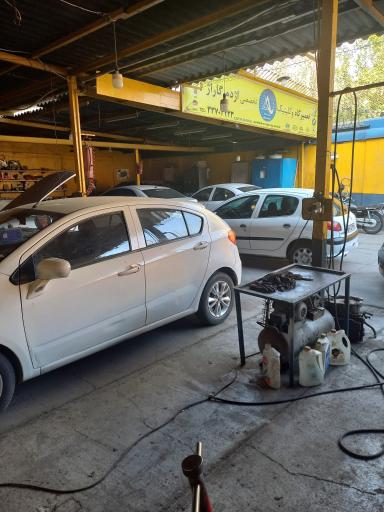 عکس تعمیرگاه و کلینیک تخصصی اژدم گاراژ