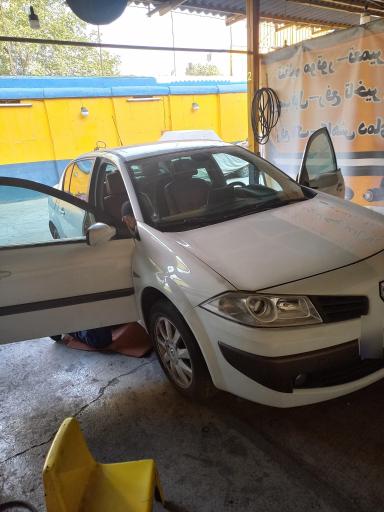 عکس تعمیرگاه و کلینیک تخصصی اژدم گاراژ