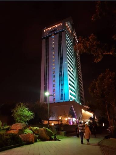 عکس هتل بزرگ چمران