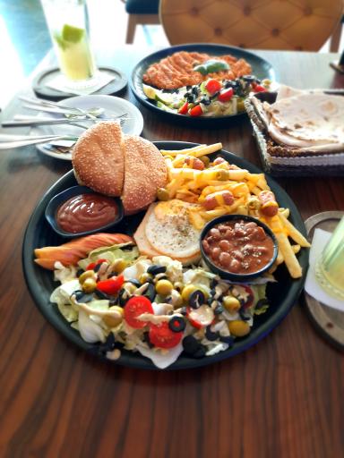 هتل بزرگ چمران