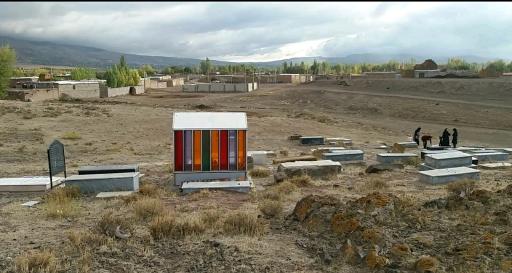 عکس آرامستان امیری های کلخوران فولاد لو