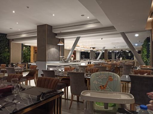 هتل بزرگ چمران