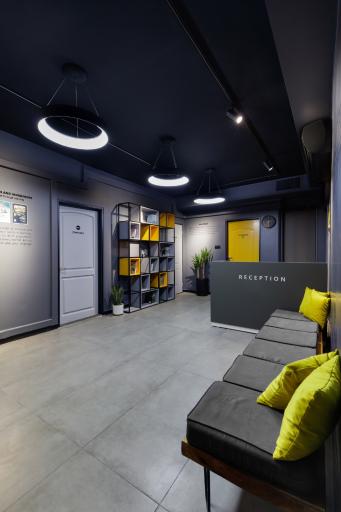 عکس آکادمی زبان کیانوش