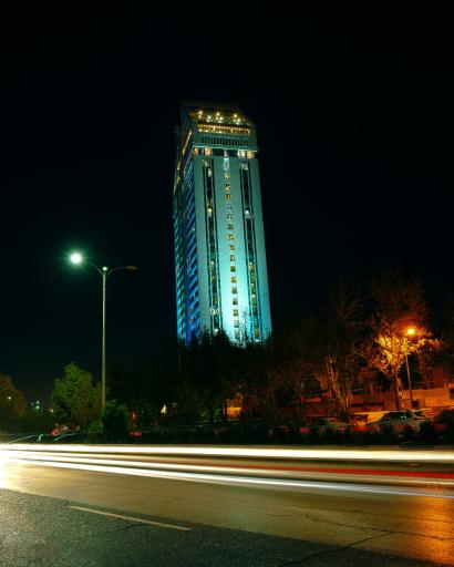 عکس هتل بزرگ چمران