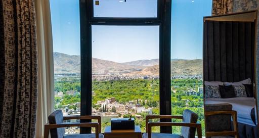 عکس هتل بزرگ چمران