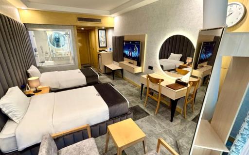 عکس هتل بزرگ چمران