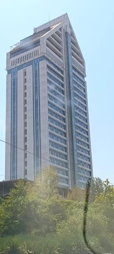عکس هتل بزرگ چمران