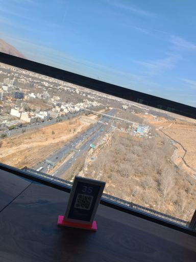 عکس هتل بزرگ چمران